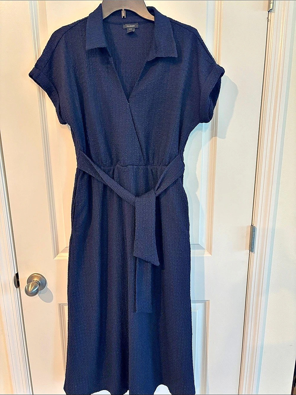Halogen Short Sleeve Belted Textured Midi Dress in Navy Blue